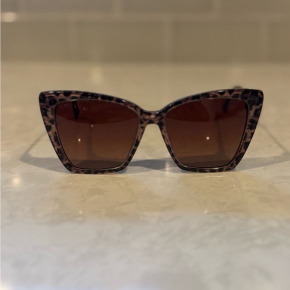 Diff Eyewear Tortoise Shell Cat-Eye Sunglasses - Becky II - Picture 2 of 7